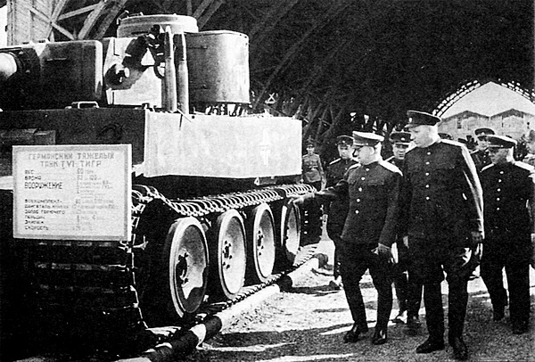 Иллюстрация к книге — Тяжелый танк «Тигр». Смертельное оружие Рейха [i_060.jpg]