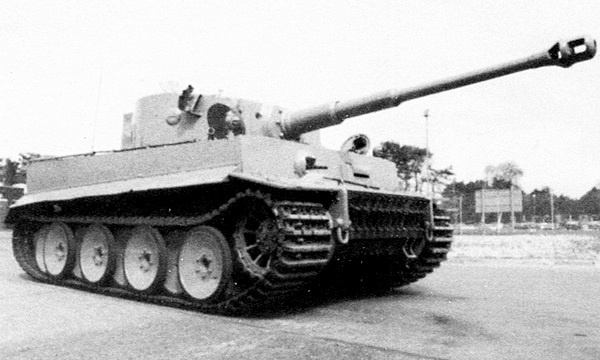 Иллюстрация к книге — Тяжелый танк «Тигр». Смертельное оружие Рейха [i_075.jpg]