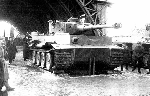 Иллюстрация к книге — Тяжелый танк «Тигр». Смертельное оружие Рейха [i_087.jpg]