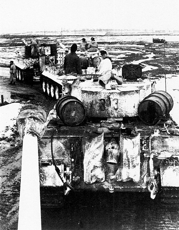 Иллюстрация к книге — Тяжелый танк «Тигр». Смертельное оружие Рейха [i_123.jpg]