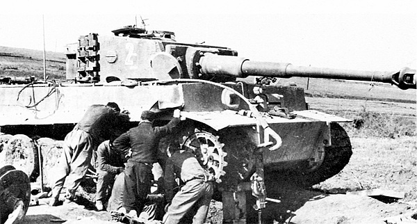 Иллюстрация к книге — Тяжелый танк «Тигр». Смертельное оружие Рейха [i_126.jpg]