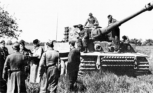 Иллюстрация к книге — Тяжелый танк «Тигр». Смертельное оружие Рейха [i_131.jpg]