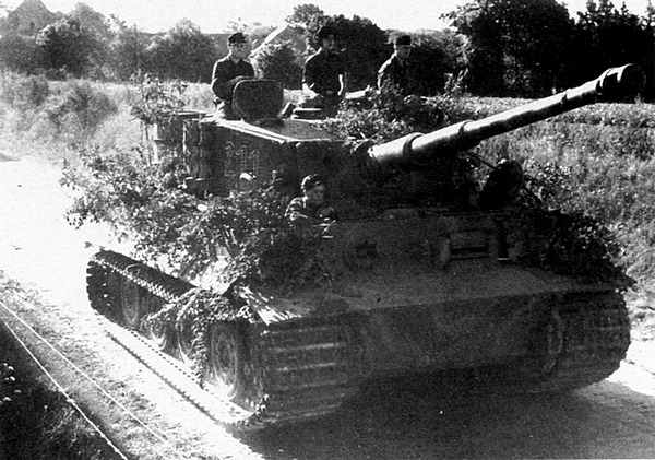 Иллюстрация к книге — Тяжелый танк «Тигр». Смертельное оружие Рейха [i_141.jpg]