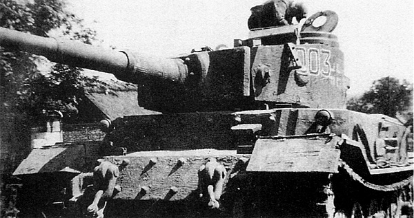 Иллюстрация к книге — Тяжелый танк «Тигр». Смертельное оружие Рейха [i_170.jpg]