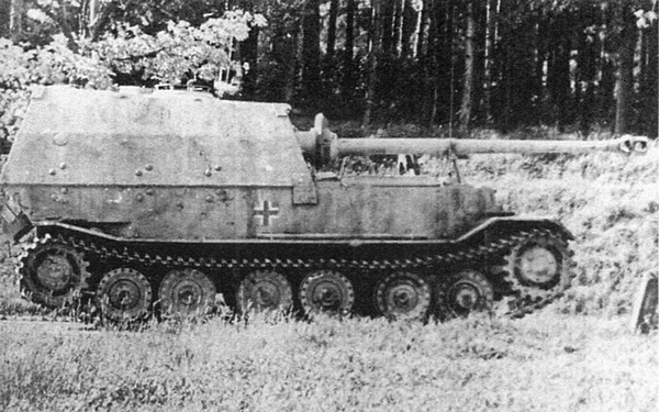Иллюстрация к книге — Тяжелый танк «Тигр». Смертельное оружие Рейха [i_172.jpg]