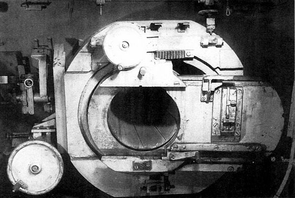 Иллюстрация к книге — Тяжелый танк «Тигр». Смертельное оружие Рейха [i_178.jpg]