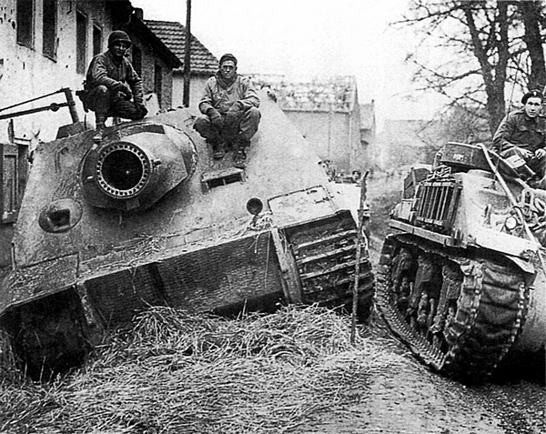 Иллюстрация к книге — Тяжелый танк «Тигр». Смертельное оружие Рейха [i_184.jpg]