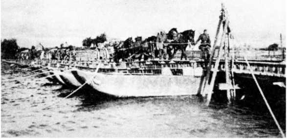 Иллюстрация к книге — Ленинградский "Блицкриг". На основе военных дневников высших офицеров вермахта генерал-фельдмаршала Вильгельма Риттера фон Лееба и генерал-полковника Франца Гальдера. 1941-1942 [i_005.jpg]