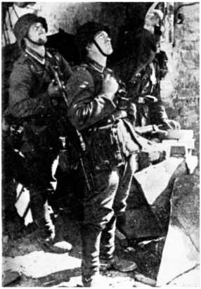 Иллюстрация к книге — Ленинградский "Блицкриг". На основе военных дневников высших офицеров вермахта генерал-фельдмаршала Вильгельма Риттера фон Лееба и генерал-полковника Франца Гальдера. 1941-1942 [i_006.jpg]