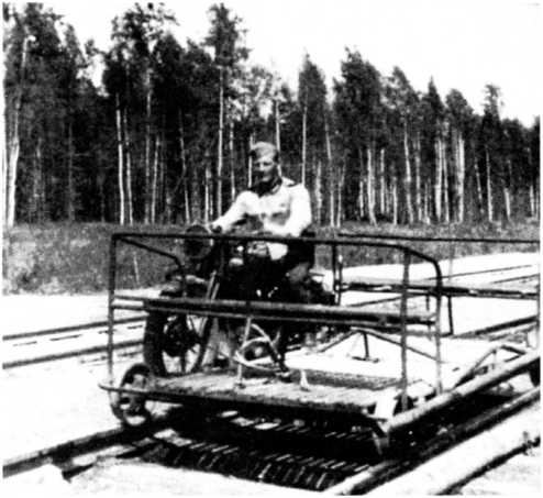 Иллюстрация к книге — Ленинградский "Блицкриг". На основе военных дневников высших офицеров вермахта генерал-фельдмаршала Вильгельма Риттера фон Лееба и генерал-полковника Франца Гальдера. 1941-1942 [i_012.jpg]