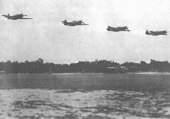 Иллюстрация к книге — Пикирующие бомбардировщики: История пикировщика. Пикировщики над джунглями [_27.jpg]