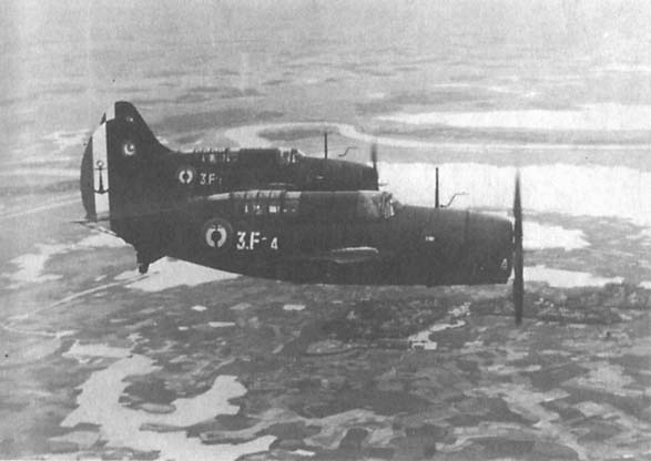 Иллюстрация к книге — Пикирующие бомбардировщики: История пикировщика. Пикировщики над джунглями [_30.jpg]