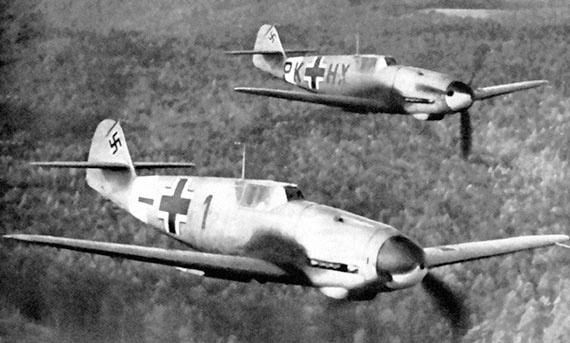 Иллюстрация к книге — На перехват! Летная книжка "сталинского сокола" [i_008.jpg]