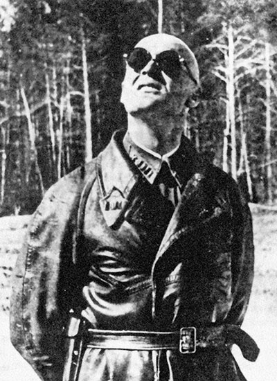 Иллюстрация к книге — На перехват! Летная книжка "сталинского сокола" [i_010.jpg]