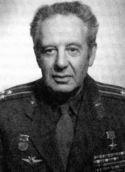 Иллюстрация к книге — На перехват! Летная книжка "сталинского сокола" [i_011.jpg]