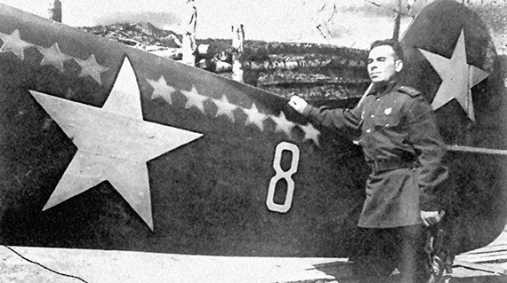 Иллюстрация к книге — На перехват! Летная книжка "сталинского сокола" [i_014.jpg]