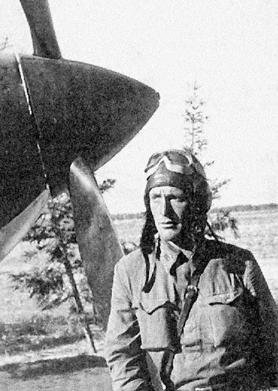 Иллюстрация к книге — На перехват! Летная книжка "сталинского сокола" [i_022.jpg]