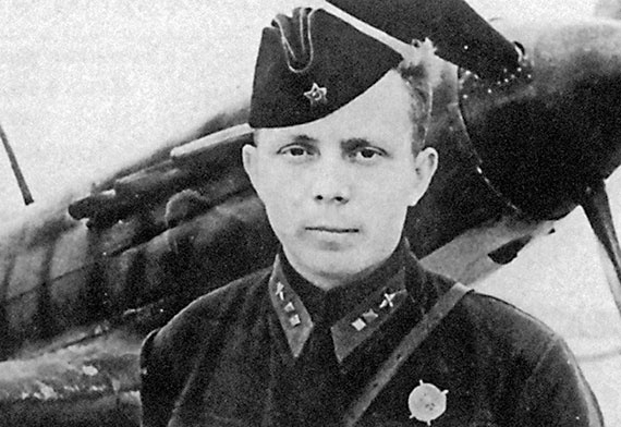 Иллюстрация к книге — На перехват! Летная книжка "сталинского сокола" [i_027.jpg]