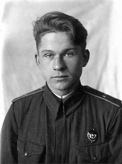 Иллюстрация к книге — На перехват! Летная книжка "сталинского сокола" [i_029.jpg]