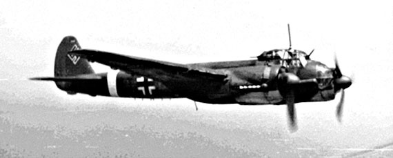 Иллюстрация к книге — На перехват! Летная книжка "сталинского сокола" [i_032.jpg]