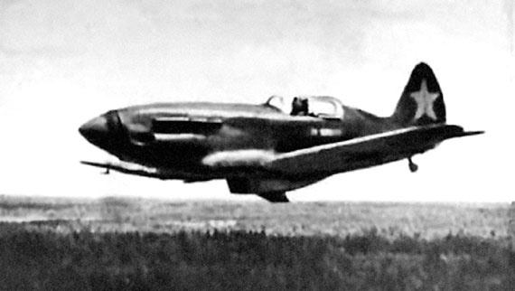 Иллюстрация к книге — На перехват! Летная книжка "сталинского сокола" [i_053.jpg]