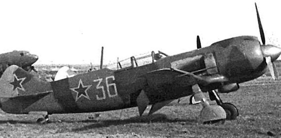 Иллюстрация к книге — На перехват! Летная книжка "сталинского сокола" [i_054.jpg]