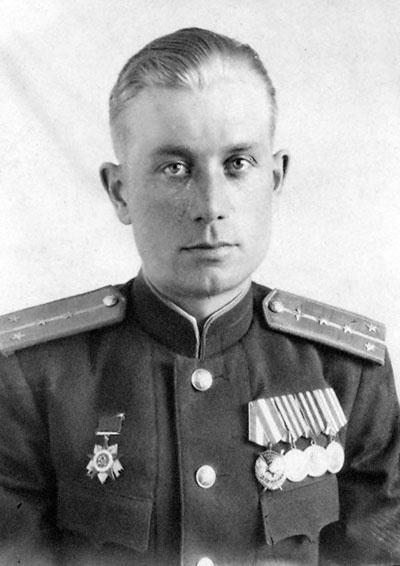 Иллюстрация к книге — На перехват! Летная книжка "сталинского сокола" [i_063.jpg]