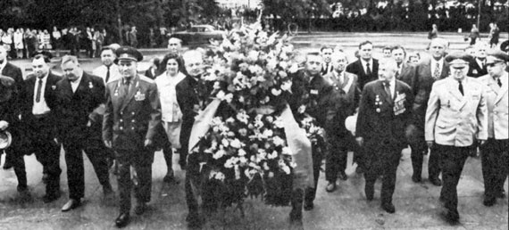 Иллюстрация к книге — На перехват! Летная книжка "сталинского сокола" [i_097.jpg]