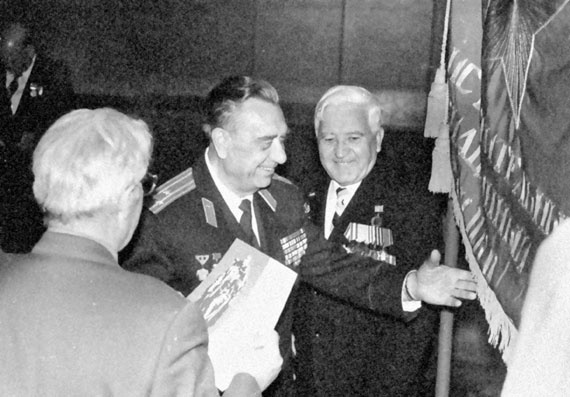 Иллюстрация к книге — На перехват! Летная книжка "сталинского сокола" [i_099.jpg]