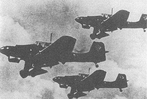 Иллюстрация к книге — Черный крест и красная звезда. Воздушная война над Россией. 1941-1944 [i_052.jpg]