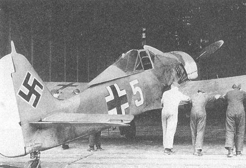 Иллюстрация к книге — Черный крест и красная звезда. Воздушная война над Россией. 1941-1944 [i_061.jpg]