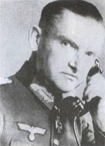 Иллюстрация к книге — Котел смерти в Курляндии. Хроника сражений группы армий "Север" 1944-1945 [i_025.jpg]