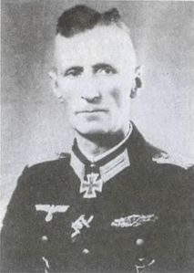 Иллюстрация к книге — Котел смерти в Курляндии. Хроника сражений группы армий "Север" 1944-1945 [i_039.jpg]