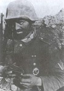 Иллюстрация к книге — Котел смерти в Курляндии. Хроника сражений группы армий "Север" 1944-1945 [i_045.jpg]