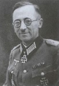 Иллюстрация к книге — Котел смерти в Курляндии. Хроника сражений группы армий "Север" 1944-1945 [i_050.jpg]