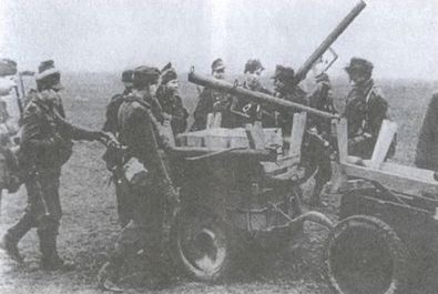 Иллюстрация к книге — Котел смерти в Курляндии. Хроника сражений группы армий "Север" 1944-1945 [i_052.jpg]