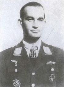 Иллюстрация к книге — Котел смерти в Курляндии. Хроника сражений группы армий "Север" 1944-1945 [i_103.jpg]