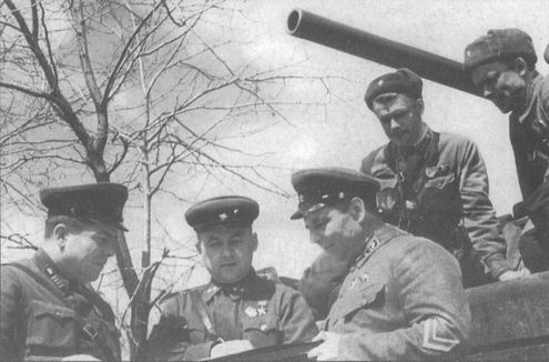 Иллюстрация к книге — Крупнейшие танковые сражения Второй мировой войны. Аналитический обзор [i_033.jpg]