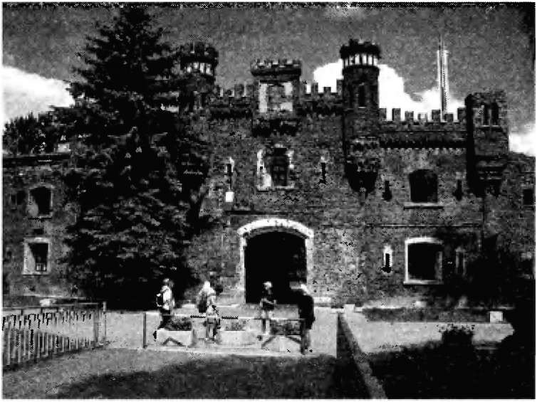 Иллюстрация к книге — Брестская крепость [i_013.jpg]