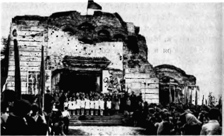 Иллюстрация к книге — Брестская крепость [i_106.jpg]