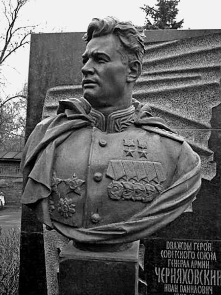 Иллюстрация к книге — Танкисты-герои 1943-1945 гг. [i_039.jpg]