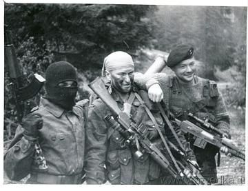 Иллюстрация к книге — Волки белые [i_003.jpg]