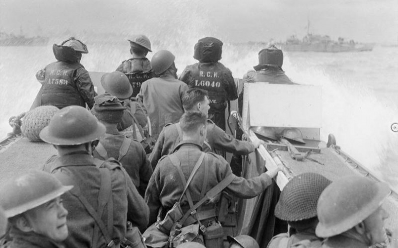 Иллюстрация к книге — Высадка в Нормандии [i_025.jpg]