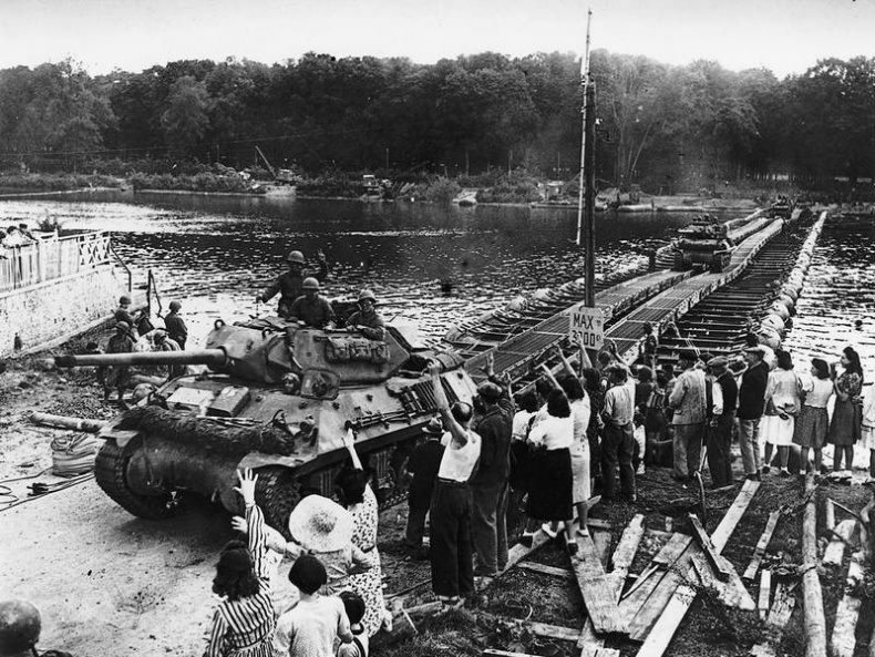 Иллюстрация к книге — Высадка в Нормандии [i_059.jpg]