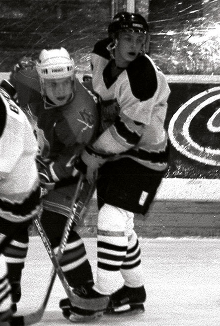 Иллюстрация к книге — «Стрижи» на льду [i_057.jpg]