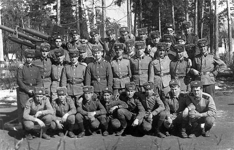 Иллюстрация к книге — Армейские байки. Как я отдавал Священный долг в Советской армии [i_006.jpg]