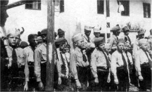 Иллюстрация к книге — Третий Рейх. Гитлер-югенд [i_040.jpg]