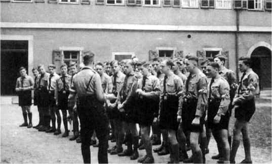 Иллюстрация к книге — Третий Рейх. Гитлер-югенд [i_041.jpg]