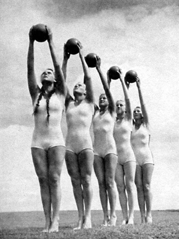 Иллюстрация к книге — Третий Рейх. Гитлер-югенд [i_043.jpg]