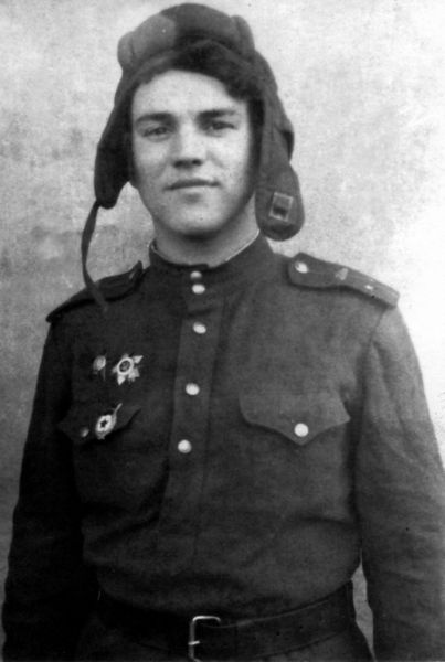 Иллюстрация к книге — Командир Т-34. На танке до Победы [ris.17.jpg]